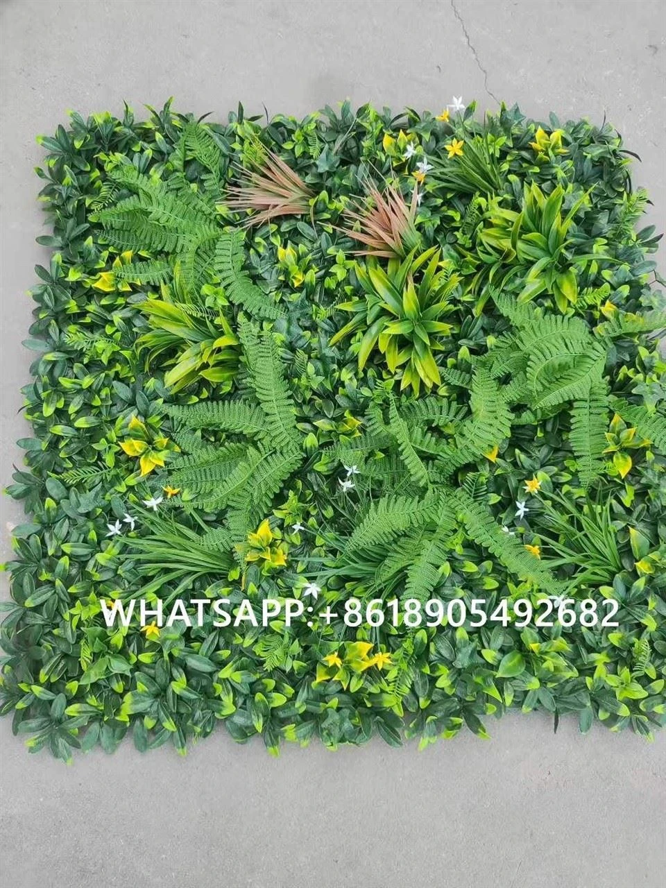 Artificial Ivy Wall Panels-Realistic Green Hanging Plants For Home & Office Decor factory